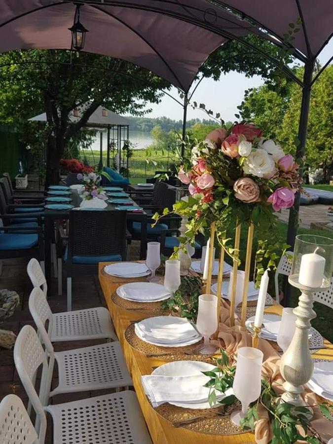 Vila Mila Riverside Apartments Semendire Dış mekan fotoğraf