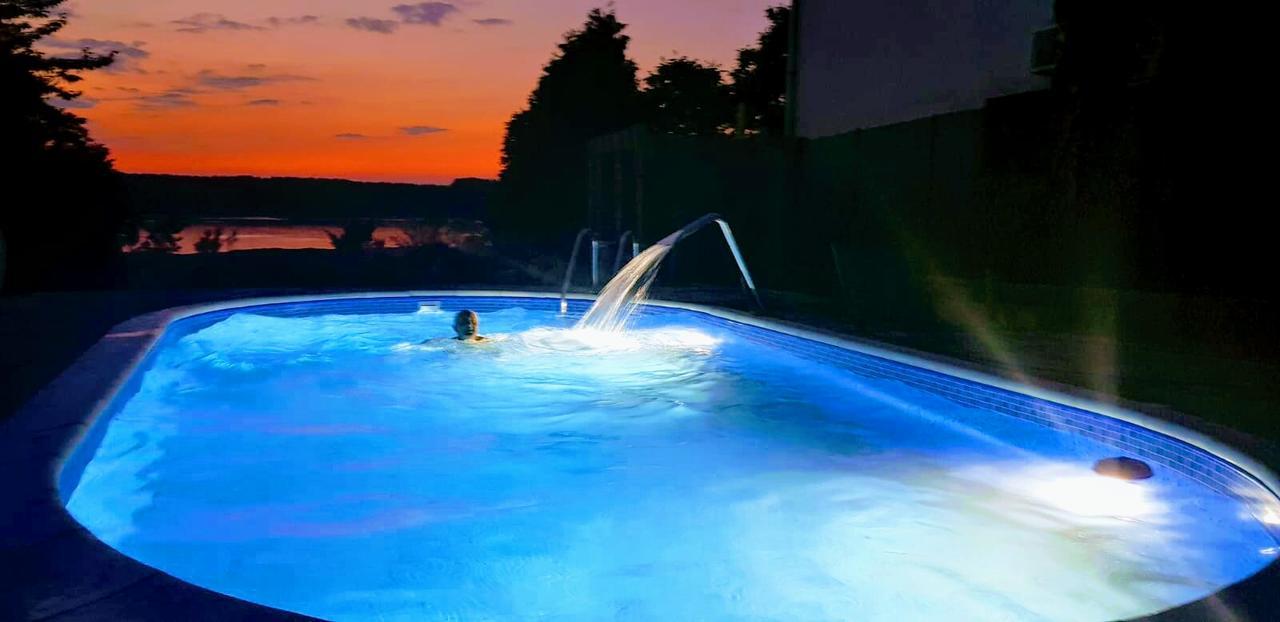 Vila Mila Riverside Apartments Semendire Dış mekan fotoğraf