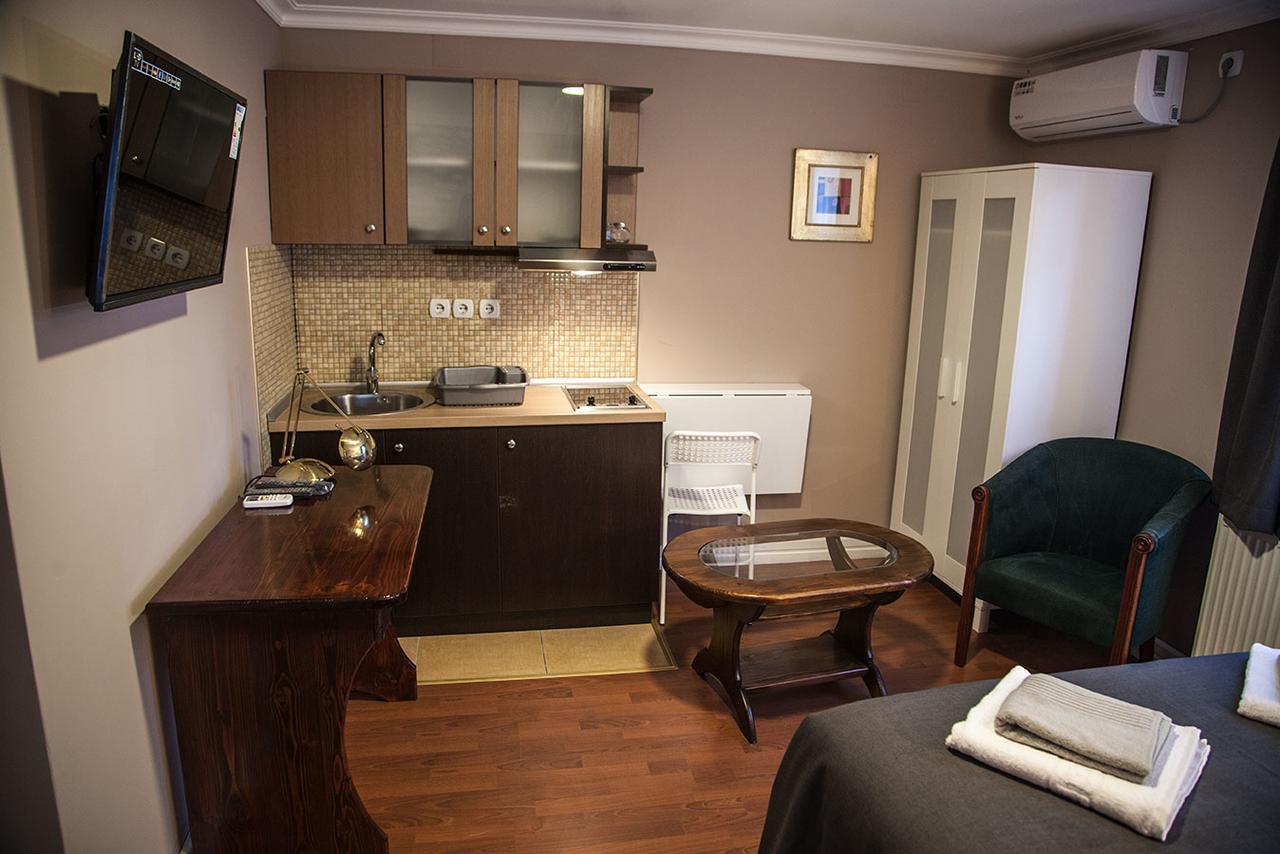 Vila Mila Riverside Apartments Semendire Dış mekan fotoğraf