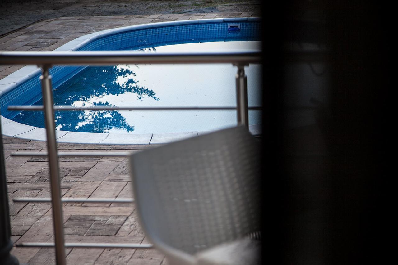 Vila Mila Riverside Apartments Semendire Dış mekan fotoğraf