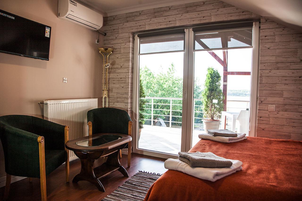 Vila Mila Riverside Apartments Semendire Dış mekan fotoğraf
