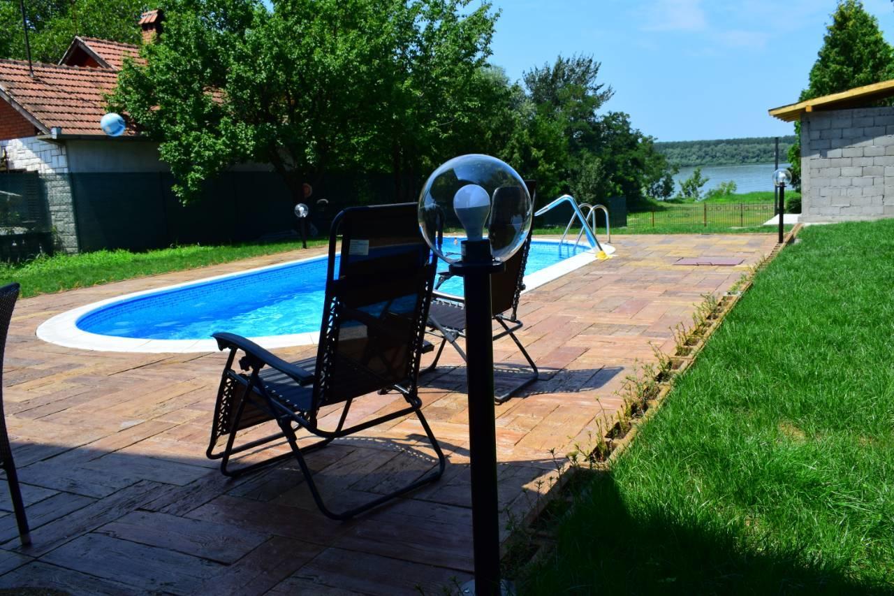Vila Mila Riverside Apartments Semendire Dış mekan fotoğraf